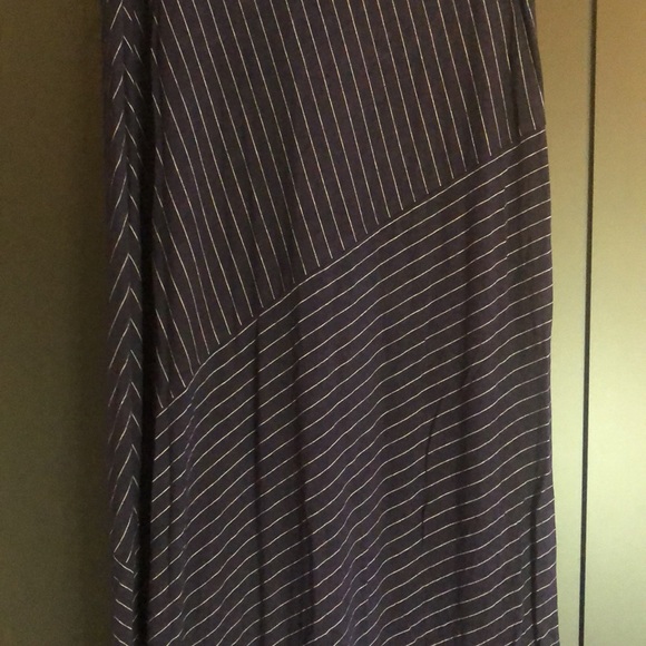 Super soft, comfy, and cute navy and white Matty M striped maxi skirt size Small - Picture 3 of 10